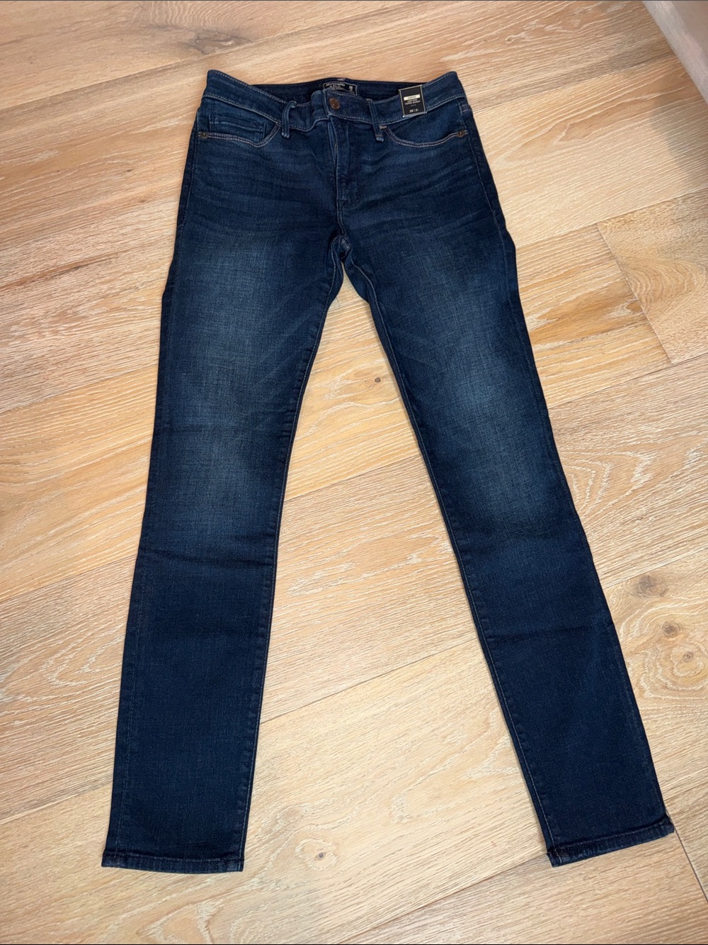 NWT Abercrombie & Fitch Dark Harper Low Rise Super Skinny Jeans